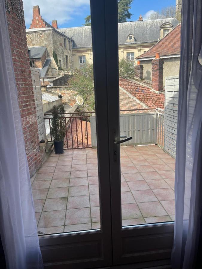 Erliz Apartment Ноайон Екстериор снимка