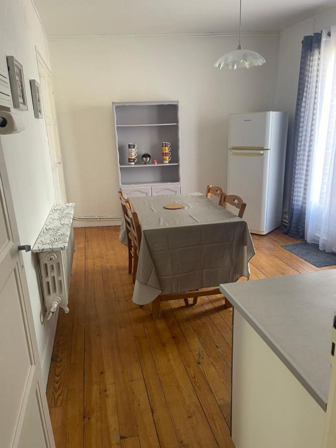 Erliz Apartment Ноайон Екстериор снимка